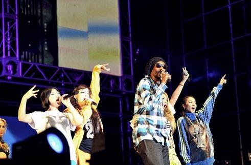 snoop dogg 2ne1